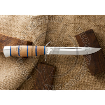 Нож разведчика. Рукоять комбинированная: орех, оргстекло. Алюминий. Сталь 95х18